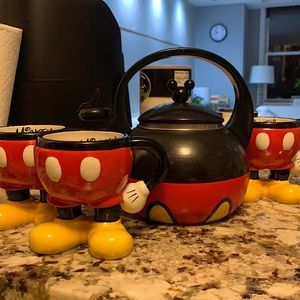 Mickey Mouse Kettle with 3 Mickey cereal milk cup
